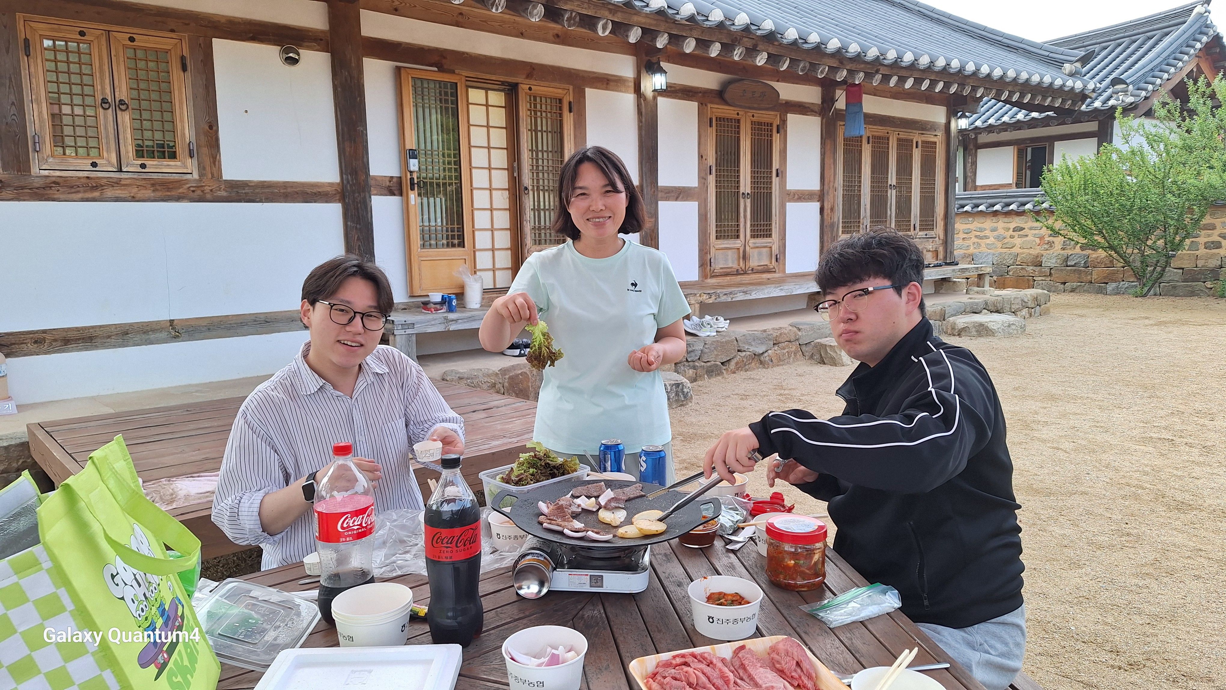 가족사진 응모합니다. 첨부 이미지