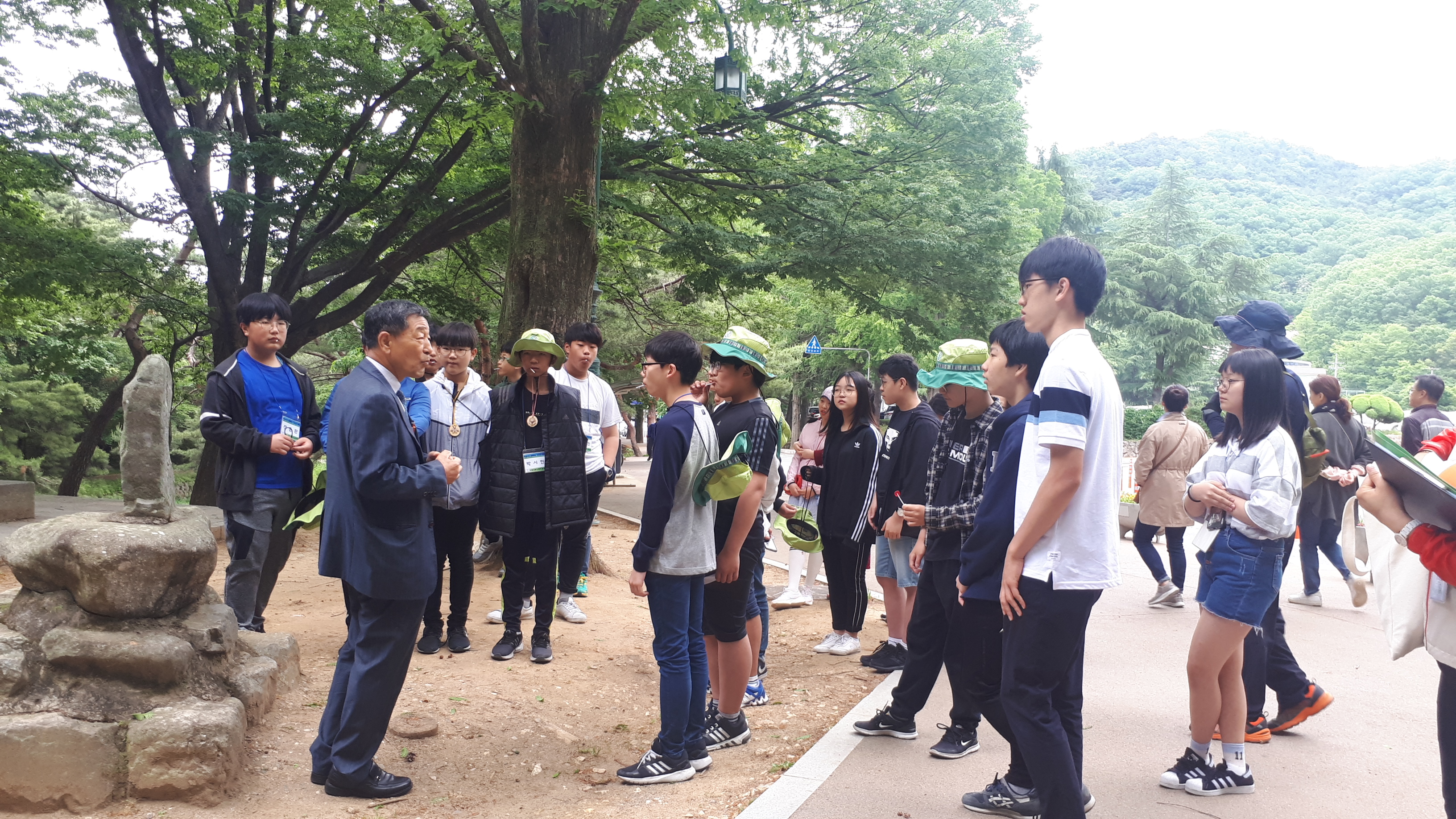 청소년프로그램-해설사와 함께하는 금오산탐방 첨부 이미지