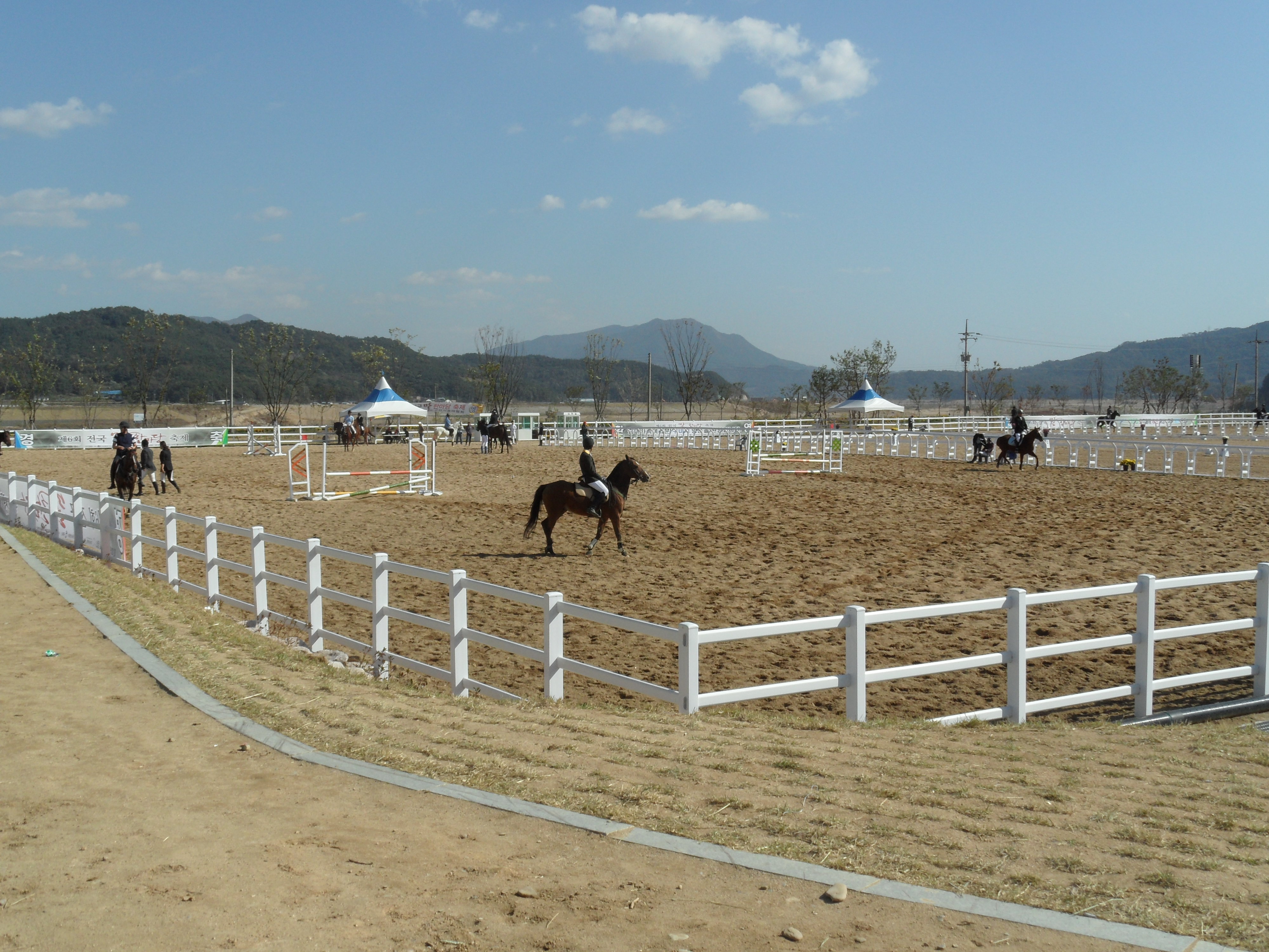 실외마장 첨부 이미지